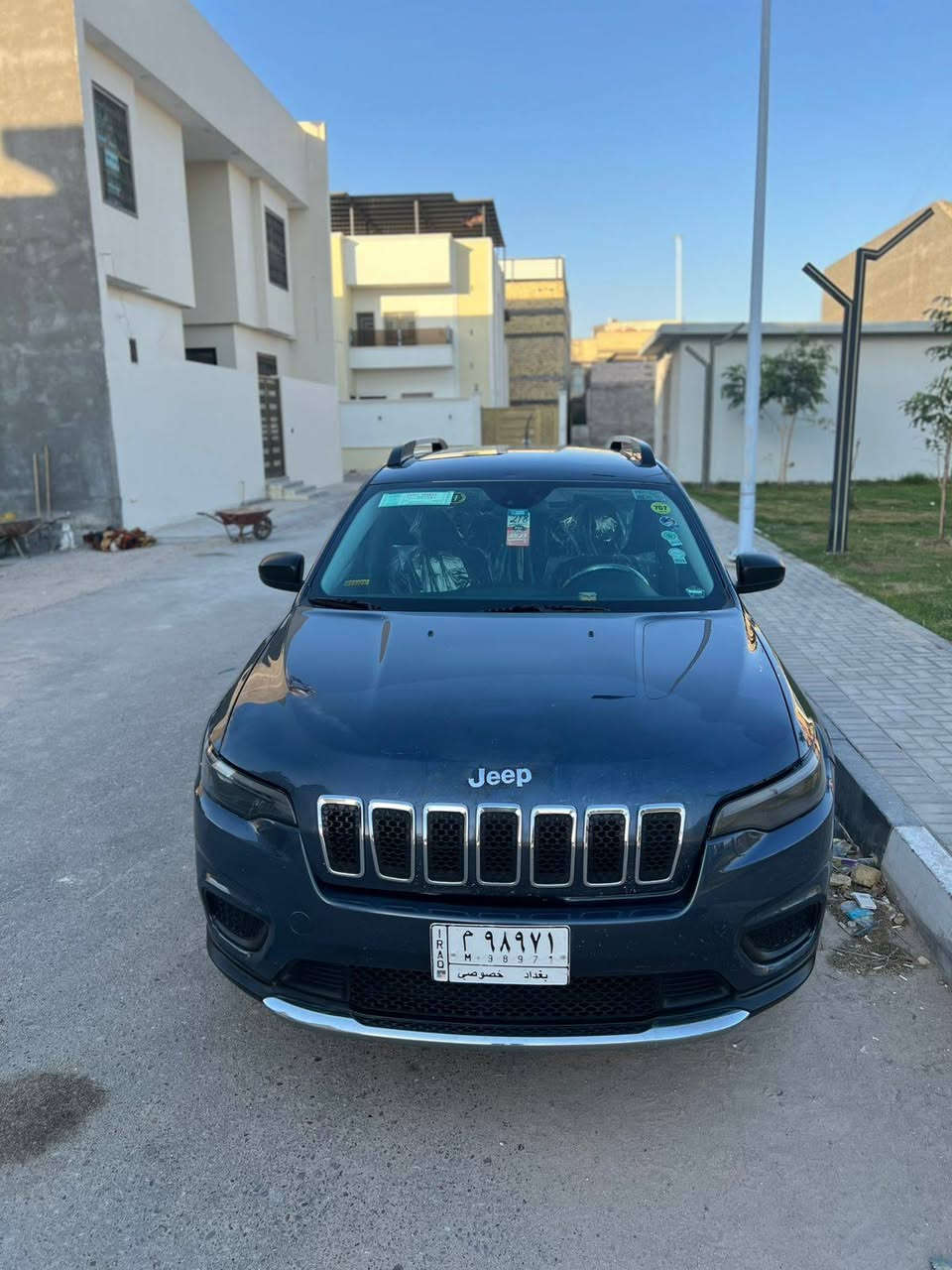 جيب بزون 4 سلندر  للبيع او مراس شنو عندك دزلي 
- [ ] موديل 2019
- [ ] ماشية 126.000 الف كيلو مو ميل 
- [ ] رقم بغداد بأسم صديقي  مشروع وطني تحويل ثاني يوم 
الضرر: حادثها جداً بسيط كصه بنيد وخشم  وجاملغ صبغ وبارد كصه بنيد  السيارة بدون ايرباك ايرباكات كلها سليمة  
- [ ] محرك 4 سلندر  بلادي على وضع الشركة 
- [ ] كير 9 سرعات 
- [ ] فور ويل 4*4 مع ماوس تحكم بوضعيات القيادة 
- [ ] هاند بريك كهرباء بصمة 
- [ ] تشغيل وإطفاء عن بعد 
- [ ] اوتو ستارت استوب  
- [ ] رادارات خلفي وجانبي 
- [ ] نقطة عمياء بالمري
- [ ] لايت دوار مع الستيرن 
- [ ] كشنات مخمل  ميموري
- [ ] سستم صوت 9 سماعات مع دمام خلفي بلادي 
- [ ] ويل كب 18 كروم 
- [ ] هيترات بالمرايا 
- [ ] شاشة كبيرة بلاد مع GPS ونظام كار بلي
- [ ] لايت زنون بلاد
- [ ] تبريد قطعتين مناخين تحكم منفصل 
-حدادية جديدة كاملة امامي خلفي
   سعر 135  وبيها مجال للشراي

- [ ] مكانها بصره معقل 
- [ ] *********** البصرة, العراق
