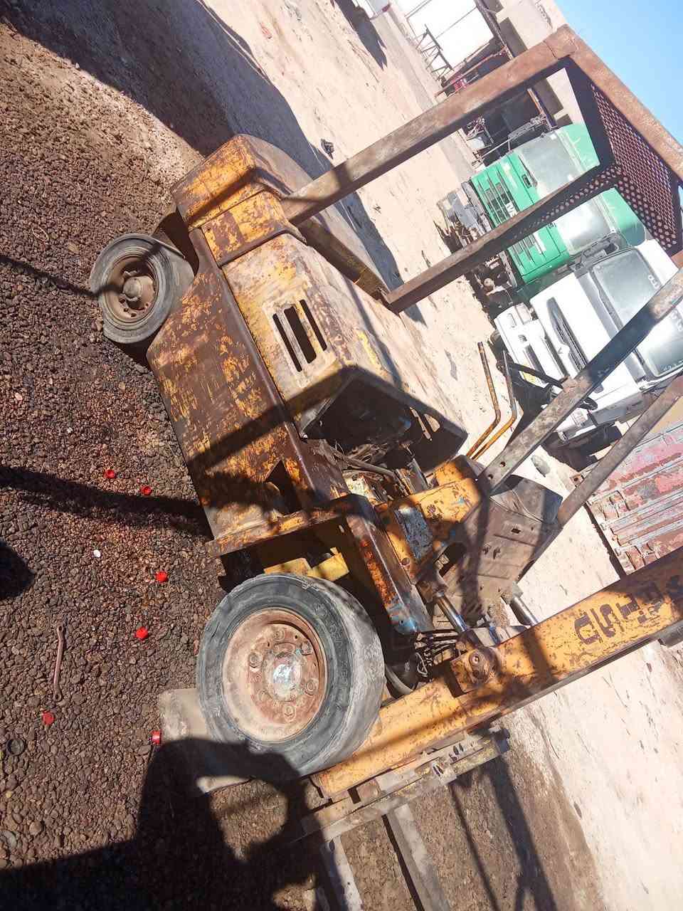 للبيع رافعه كوماتسو وضع شركه محرك ستندر شغاله جاهزه للعمل مكان الانبار الرمادي هذا رقمي بي واتساب ***********
