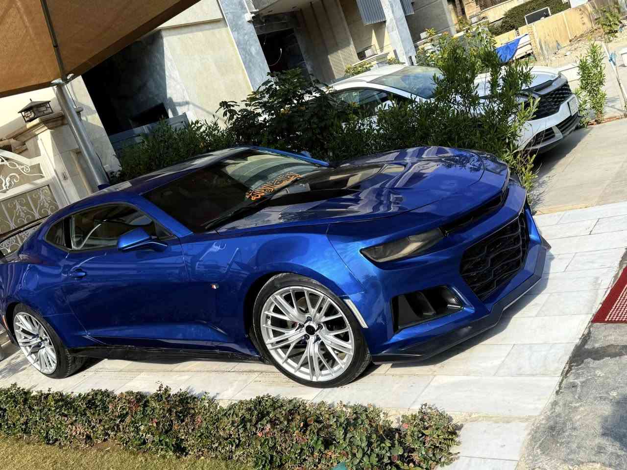 السلام عليكم 🫡 
شوفرليــت كــمــارو 
الموديل / 2016
سعة المحرك /  v6 3.6 
اللون / ازرق
المواصفات / فول عدى الفتحة
الضرر / باب السايق فقط الباقي مكفول يعني قطعه صبغ
حالة السيارة / جديدة جدا وجاهزة بدون اي نقص 
الســعــر     ((((   129$ ورقة   )))) 
 { بالنسبة السعرها جدا مناسب ورجاءا بدون كسران }

        { شارع فلسطين مقابل وزارة النقل }
                           [ للاستفسار  ]
                      [ *********** ]
