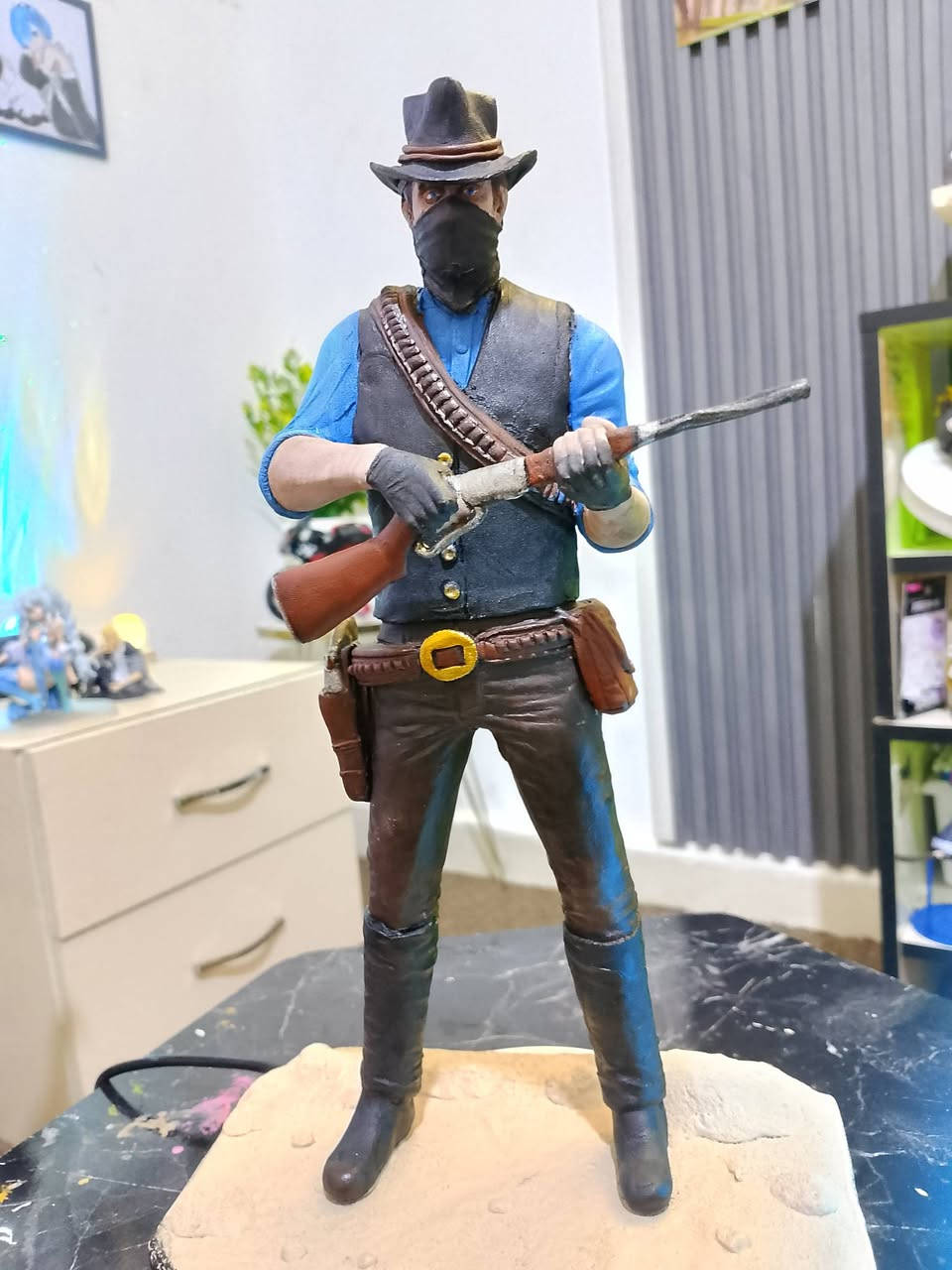 مجسم عمل يدوي من الطين الخفيف 
شخصيت ارثر مرگن من لعبت #reddeadredemption 
الحجم 28سم
نشتغل أي مجسم أي طلب أي حجم و في سعر مناسب 
#عمل_يدوي #مجسمات #العاب #انمي


**إذا كنت صاحب هذا الإعلان وتريد حذفه لأي سبب، رجاءا أرسل رسالة إلى الدعم الفني**