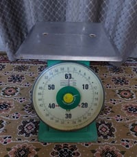 ميزان 60 كيلو • صنع فيتنام • الحرية بغداد