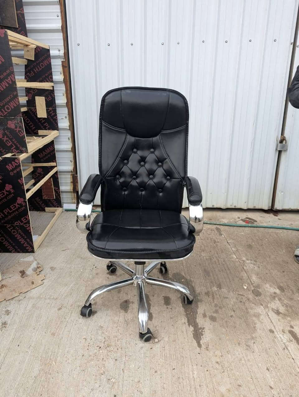 كراسي باله اوربية مكتبيه
جملة ومفرد اعداد مفتوحه
بسعار مناسبة جدا 
نضافة 95 
مكان بغداد حي اور  
يوجد توصيل داخل بغداد 
***********
