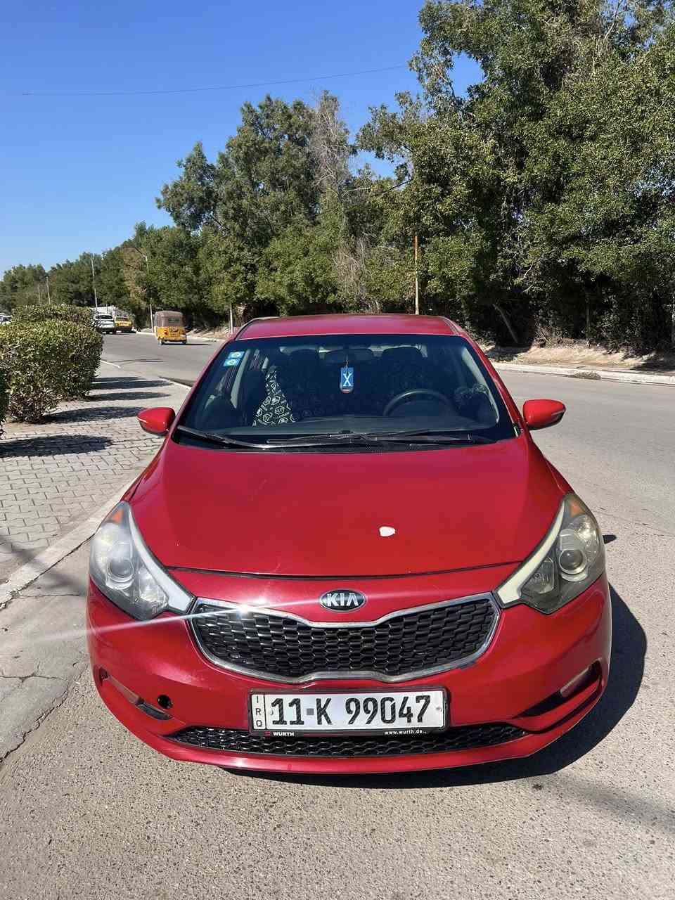 فورتي 2014 وارد امريكي حادثها جاملغ وبنيد صبغ بدون تبديل بدون ايرباك شاصي مكفول زلغ مابي مكينه 1800 دوش رقم بغداد كير مكينه مامفتوحات ومكفولات من كلشي لاتبخير لا تنقيص سياره نضيفه جان عليها فابلون ببتكمه وشايلي وطابع اثر الفابلون عل تكمه غير شي مابيها سياره عارضها 93  مجال بسيط
مكاني بغداد الجديده شارع المسبح 
***********
