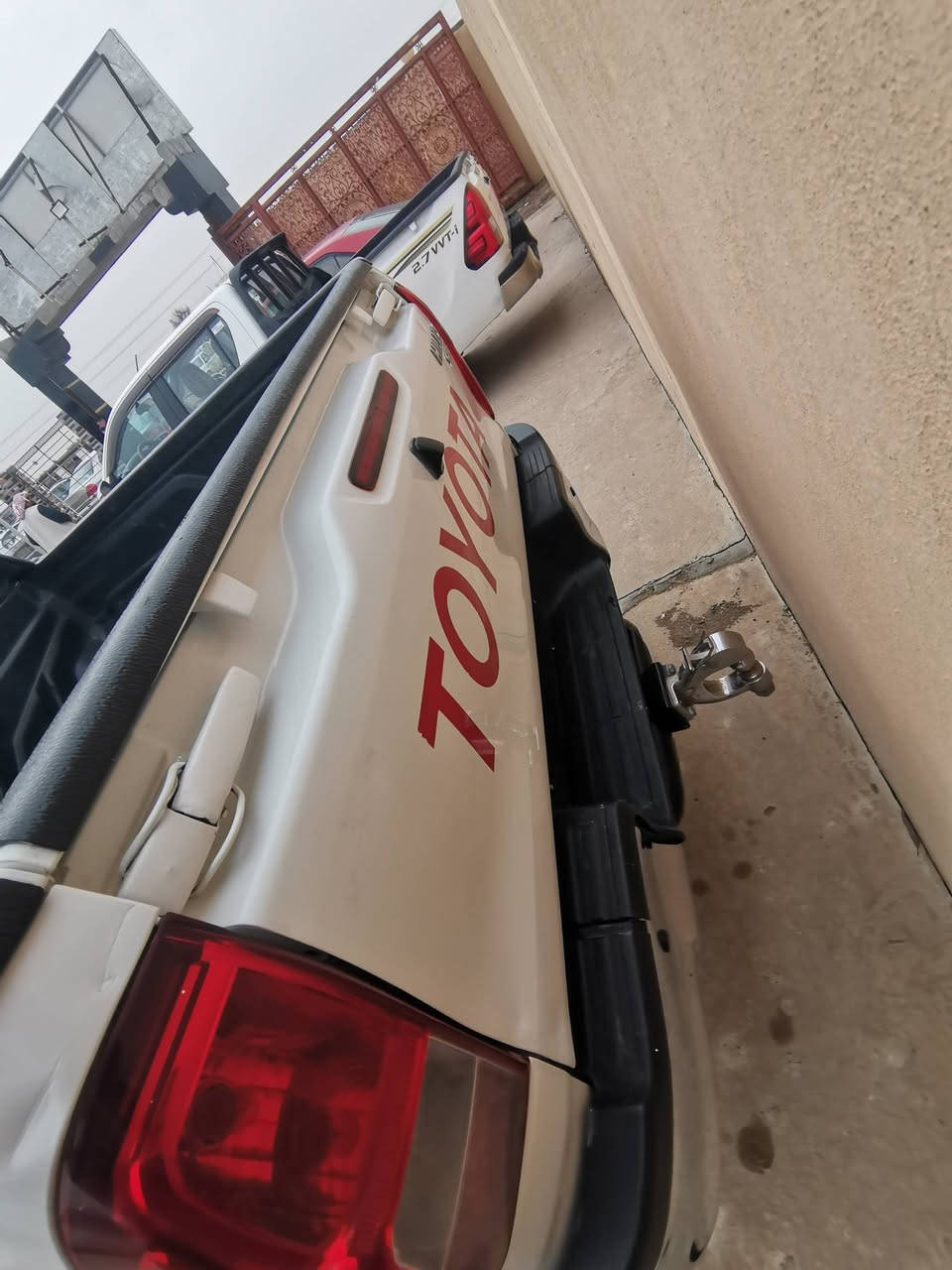 سلام عليكم ورحمة الله وبركاته عندي مرزي ٢٠١٦ عالي فورويل كير عادي السياره جديده مال جناي ما تصرف عليه أربع رقم شمالي جديد سنويه بل ٢٠٢٩ ليه تنتهي السياره مكفوله كفاله عامه كير ومحرك شرط صدر جديد السعر ٢٣٣ وبيه مجال الطيبين رقم الموبايل *********** مكاني صلاح الدين الشرقاط
