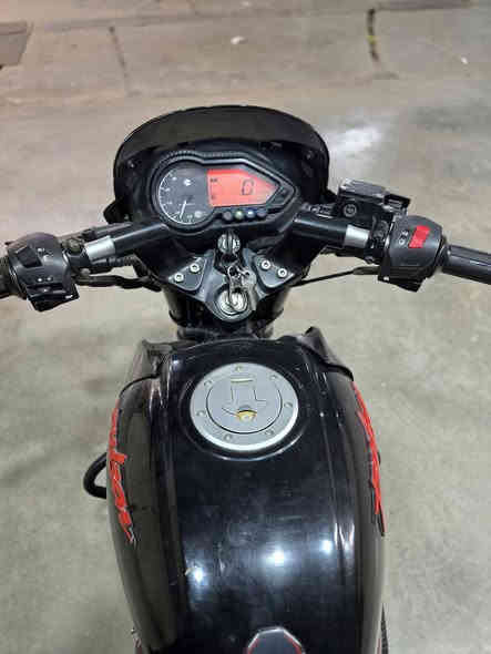 بولسر 150 موديل ٢٠٢٢ اوراقها كامله بدون رقم 
شراي يراسلني واتساب ***********
