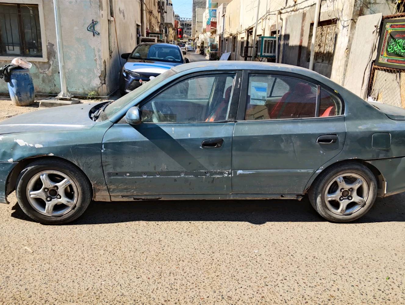 السلام عليكم
الانتره اكس دي موديل 2002
وارد امريكي ضربتها جاملغ صفحة لسايق 
كشر تعبان تأير نضيف باتري جديد تبريد ثلج 
بيها صوت بل كمبريسر مال تبريد بسيط داينمو جديد
كير مكينه خير من الله محرك 2000 دوش
رقم بغداد 
مكاني بغداد الحريه الاولى تحويل ثاني يوم 
السعر 40 وبيها مجال 
***********