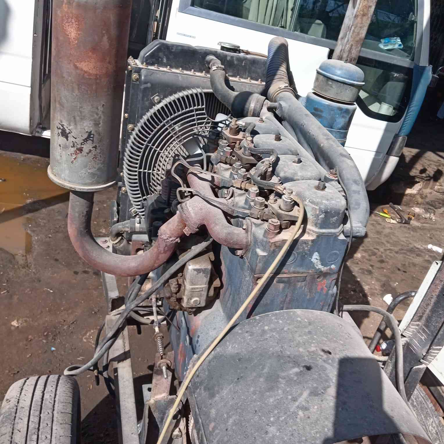 مولد محرك عنتر 4 بستم مع راس توليد 50 كيفي يعني 200 امبير 3 فيز جاهزه شرط الشغل  وتحميل الكهرباء بابل المحاويل ***********
