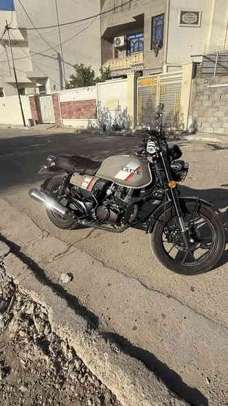 سلام عليكم لايتي البيع موديل 25 اوراق سكنر كلش قليل ماشيه مكانها بغداد البياع سعر 1650 /
***********
