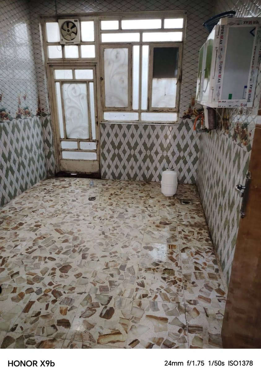 يوجد لدينا

مشتمل الإيجار حديث البناء درجة أولى

غرفه كلدور استقبال مطبخ مجمع صحيات

سعر اجار 300 الف

حله حي العسكري شارع 80 قرب مخبز مهند

للاستفسار الاتصال على الرقم ***********

