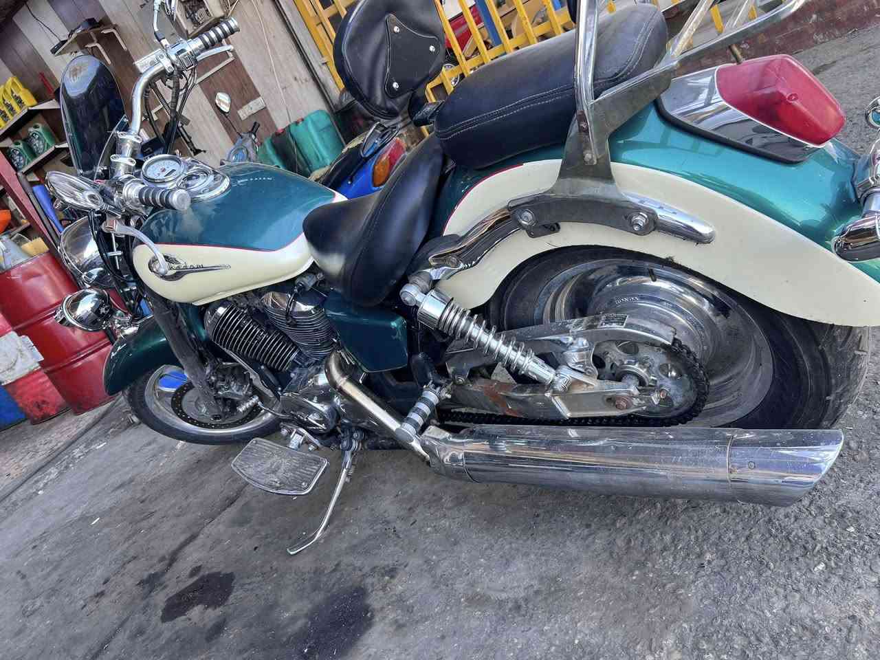 سلام عليكم هوندا شادو ٤٠٠ سعره مليون و ٩٠٠ الف
دراجه جاهزه

دبل اكزوز بلادي 

كيج حماوه 

دبل تجوه 

لايت كله زينون 

ويل كب امامي خلفي يعني جوبلس وتايرات اصلي بيرلي 

استراح رجل عريضه 

واكو وياه جنط مال هارلي ديڤدسون ابيعهن وحد سعرهن ٢٠٠ الف هنه والقواعد الي يتركبن عليهن 

رقمي *********** مكاني الشيخ عمر بغداد حاليا شايل الجنط والدرع فقط
