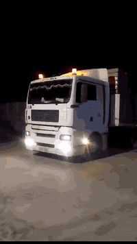 مان للبيع موديل 2002. رقم سليمانيه  كير عادي مكينه 410 مكينه جديده سنويه 2027 هزه جديده  بسمي تحويل مباشر عربانه جديده تايرات نص عمر السيرن جديد صدر جديد    اتصل على رقم اني مكلف بل نشر ***********
