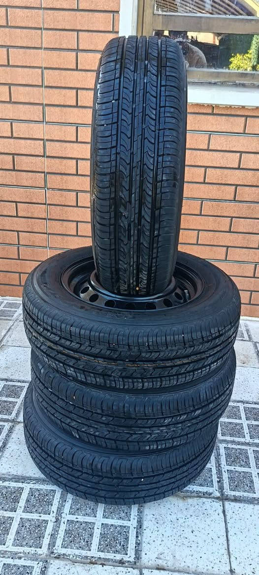 اطارات للبيع صنع كوري اصلي قياس ١٩٥/٦٥/١٥ هن والويل السعر ٣٠٠.


**إذا كنت صاحب هذا الإعلان وتريد حذفه لأي سبب، رجاءا أرسل رسالة إلى الدعم الفني**