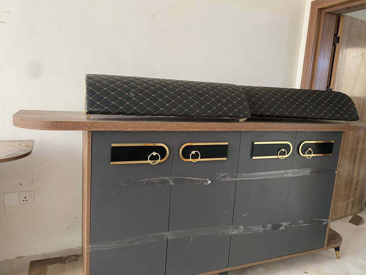 ميز بوفيه مكتبي موديل حديث سعره 400 الف المكان بغداد الحارثية


**إذا كنت صاحب هذا الإعلان وتريد حذفه لأي سبب، رجاءا أرسل رسالة إلى الدعم الفني**