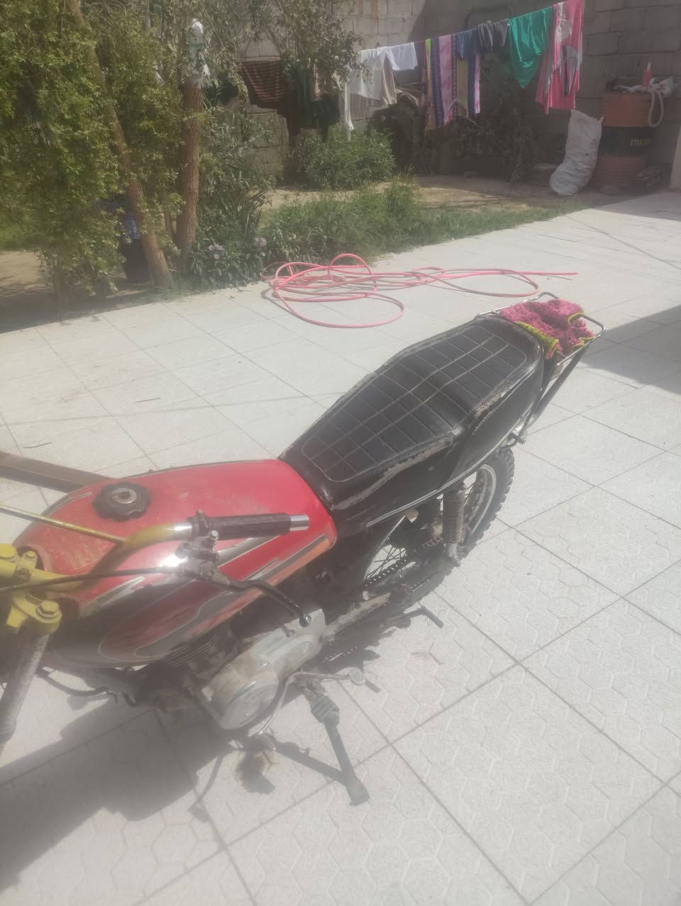 سلام عليكم اربعه كلك دراجه شغاله ومابيه شي يرادله ترتيبات ب 160 مكاني بحي لعامل تجي تاخذه من باب لبيت ‏‪0771 651 0560‬‏
