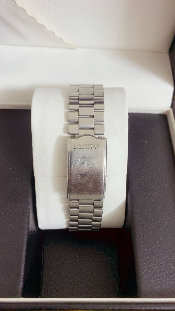 السلام عليكم
ساعه من ماركة سايكو فنتج أصلي 
المواصفات 
ماكنه كوارتز بطاريه دائره كهربائيه كامله 
تاريخ يومي وسبوعي نضافه تامه 
ساعه بلاديه بلكامل قطر 36 من دون لدكمه
السعر 125 الف


**إذا كنت صاحب هذا الإعلان وتريد حذفه لأي سبب، رجاءا أرسل رسالة إلى الدعم الفني**