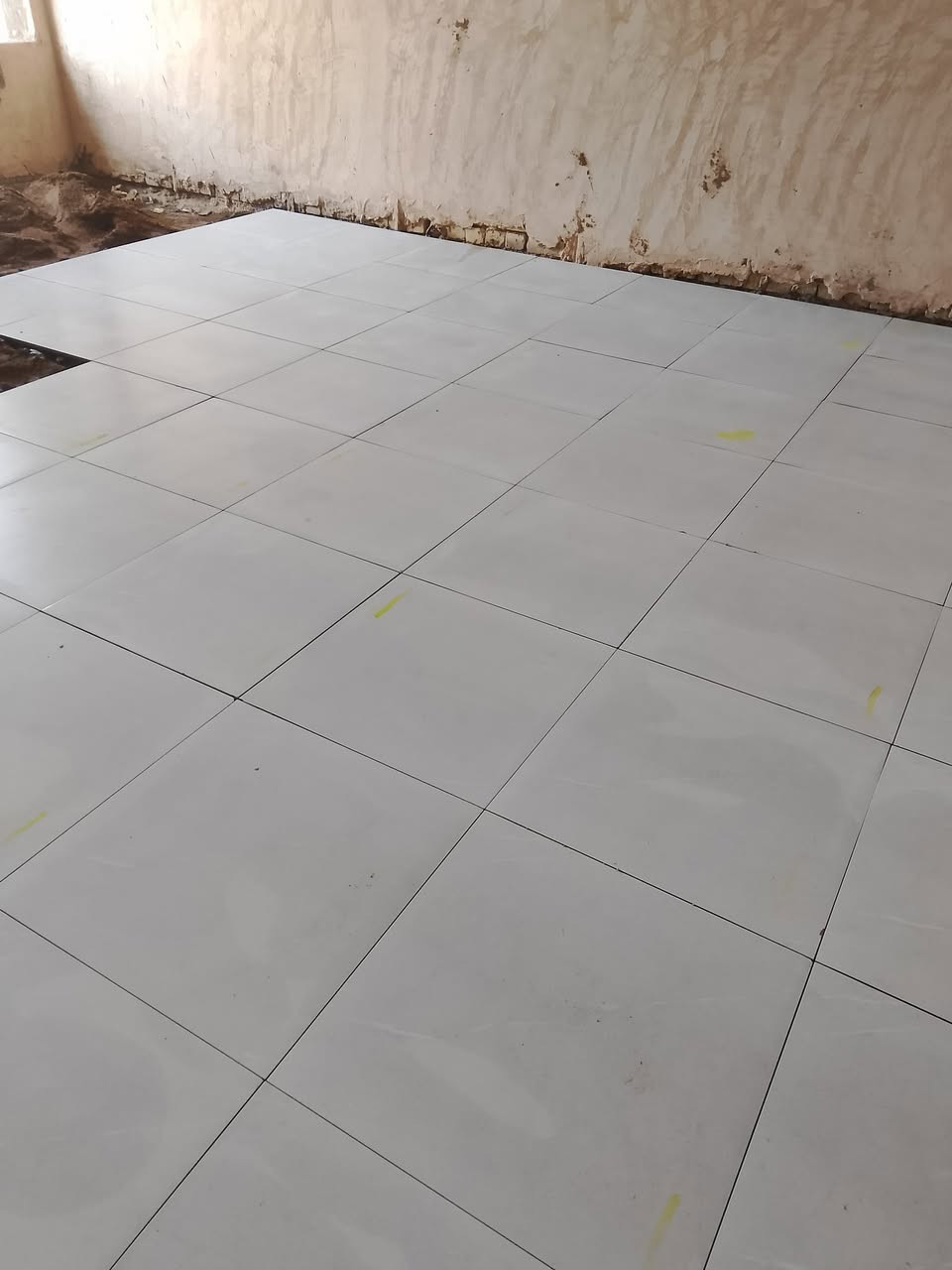 خلف سراميك مصر شغل درجة اولى تسليم
مهندسين***********
