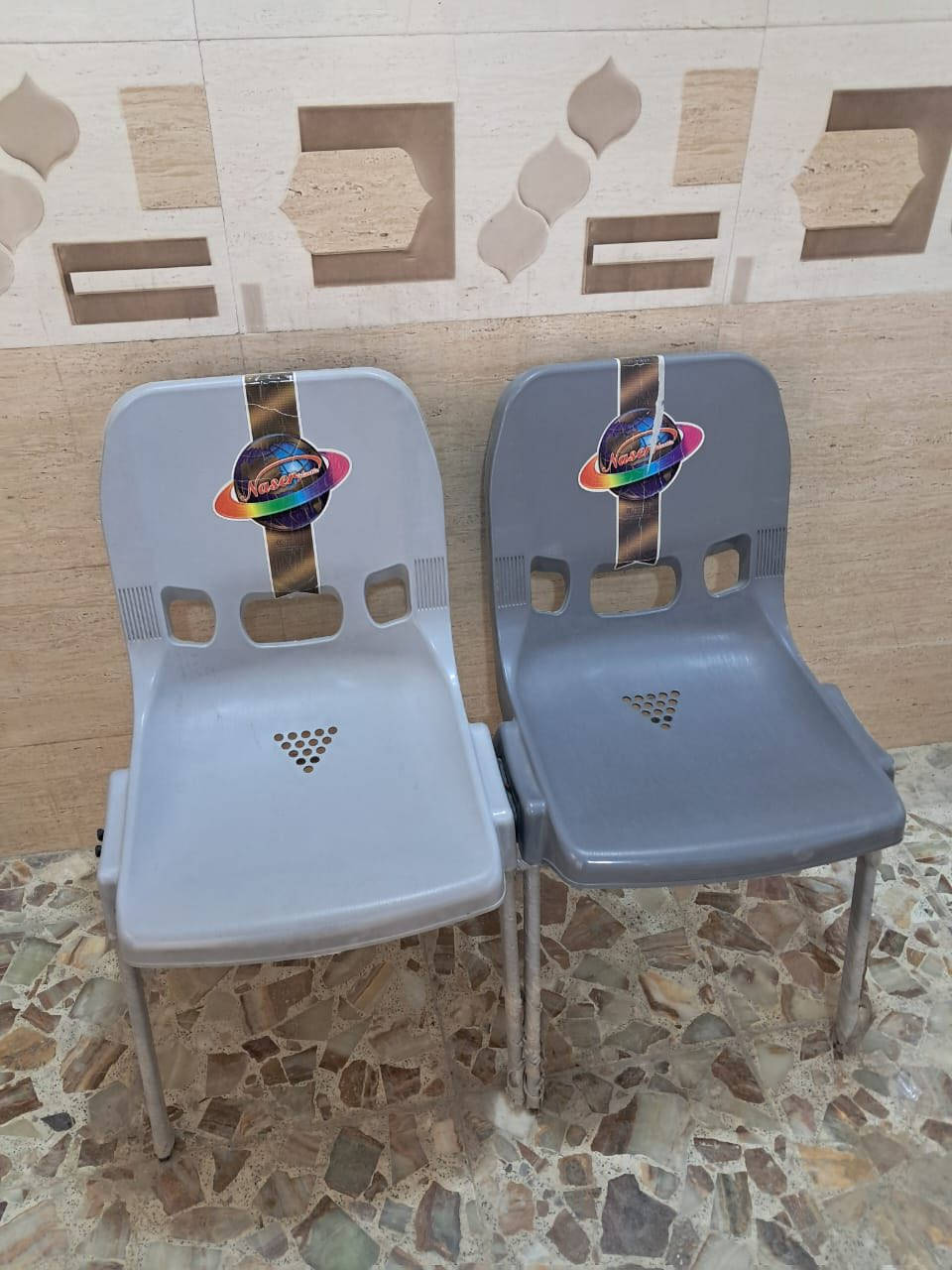 السلام عليكم 
اغراض مستعمله نضيفه 

الميز المكتبي ب٦٠ 
الرحلة ٢٠
السبورة هاي اكبر قياس ٦٠
والكرسي ابو الرحلة ١٥ هو والكراسي وكلهن نظيفات

الرقم للاستفسار ***********
