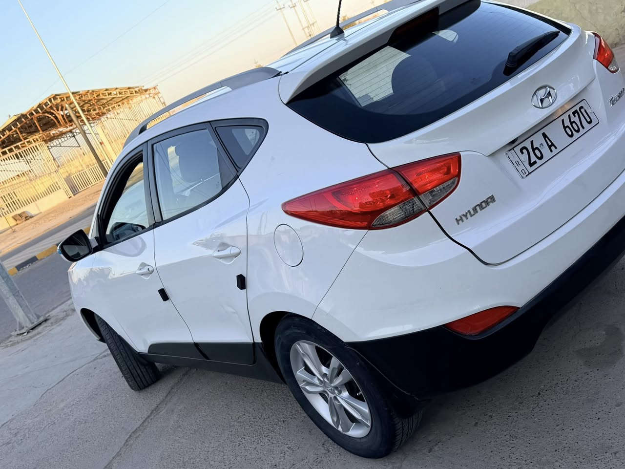 السلام عليكم للبيع بسعر مناسب  ب137 ويرهم مرارس
للبيع توسان 2013 وارد خليجي    
رقم صلاح الدين دولي سنويه لل30
لون ابيض ثلجي
موصفات السياره معروفه 
محرك دوش مكفول 
كير اوتو عادي 6نمر 
اشاير مري  
ويل كب 
داخل لونين 
تبريد ثلج
تحكم استيرن 
مثبت سرعه 
مسجل ابلاتوث شاشه
تبريد تدفئه مكفول   
وباقي الموصفات معروفه 
السياره جاهزه ومناقصه اي شي  
مكان السياره بيجي 
السعر 137ويرهم مراوس حسب القناعه                                                                                                   ***********
***********
