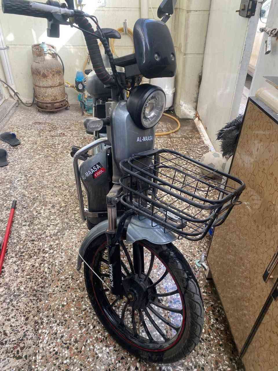 السلام عليكم
دراجة مستعملة للبيع
موديل 2024
السعر ٤٠٠ الف وبيها مجال
للاستفسار الاتصال على الماسنجر او على الرقم *********** واتساب
