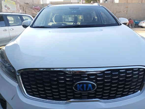 سورنتو 20 خليجي 6سلندر   مكفول  للسعر والاستفسار اتصال على الرقم *********** رقم مثنى انكليزي  وسنويه جديده وباتري جديد وتخم تاير جديد
