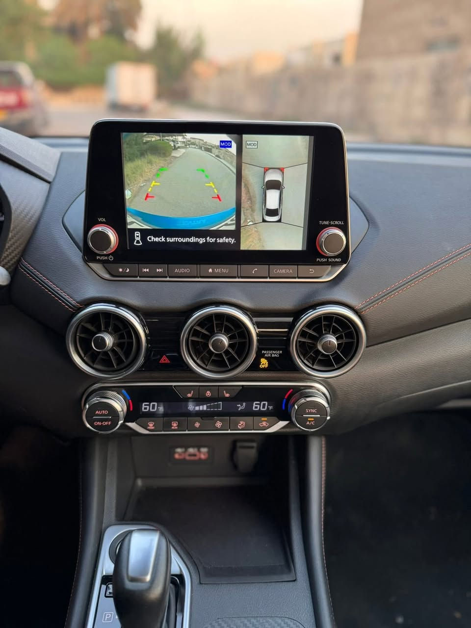 السلام عليكم سنترا   2023 فووول SR  pLUSبدون قطرة صبغ  تبديل بابين وكالة نفس اللون وحادث خفيف جدا موجود بالمنشور  ماشية٨٠٠٠ بعدها زيرو بريحة الشركة للاستفسار ***********
