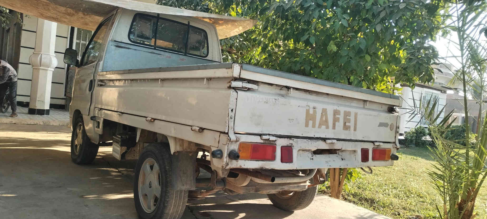 السلام عليكم// سيارة هايفي للبيع موديل ٢٠١١مكفوله  كير محرك كشر ابلادي شاصي كله شرط اوراق كامله اصليه السعر 21  وبيها مجال شراي يتصل وتدلل  للستفسار الاتصال عل الرقم خاص ما متواجد مكان الضلوعيه الحردانيه ***********
