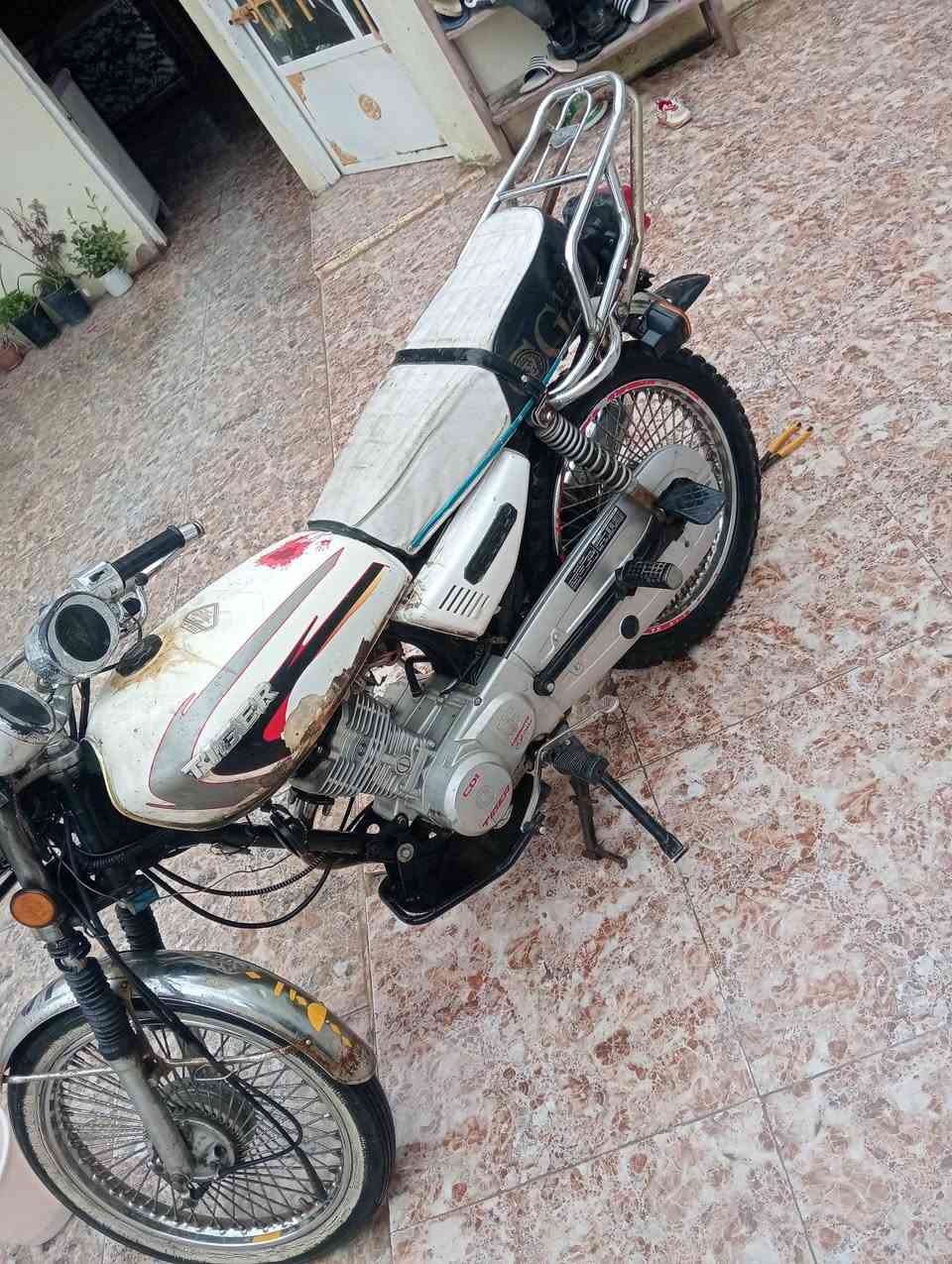 السلمو عليكم مطور  تايكر ٢٠٢٠ نضيف حيل مطور لا صرف ولا دخان  ويرمنيه شغالا هورنت اشير ليتات  كيجات  العنوان موصل جانب ليمن السعر ٣٧٥ وبي مجال رقم هاتف ***********
***********
