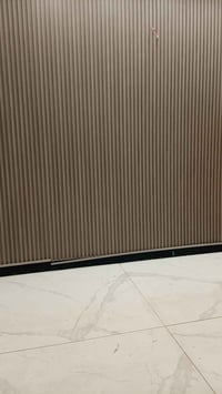 جدار بديل الخشب • أكثر من ١٠٠م • بغداد