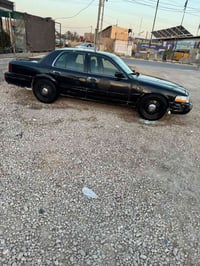 فورت كروان فكتوريا موديل 2006 رقم نجف حداديه ومكينه وكير جديد وتبريد ش...