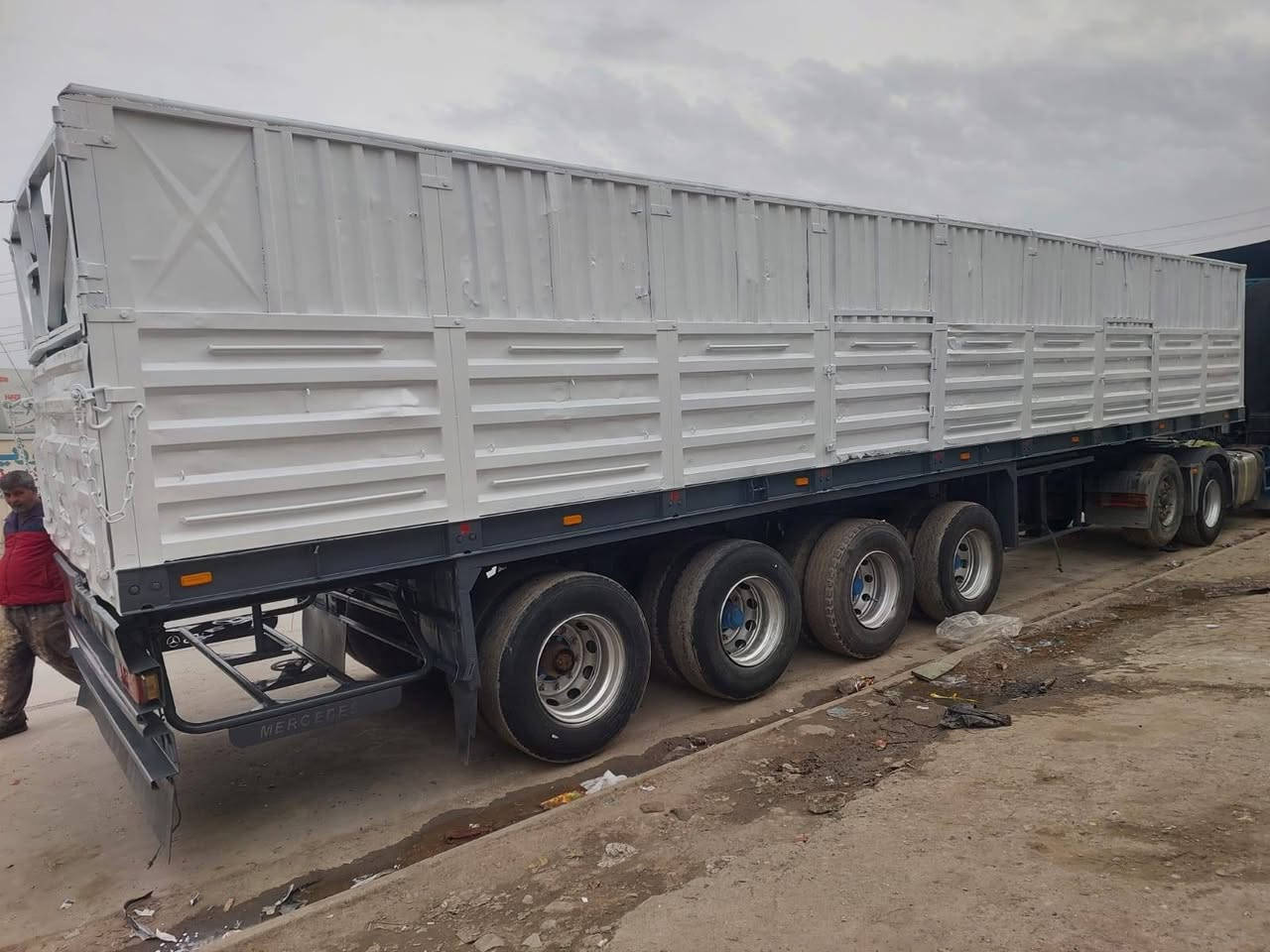 عربانه حداديه شاصي أماني دناكير ١٤ طول ١٢؛٦٠ ارتفاع جناب ١٨٥
تايرات نص عمر مكان الصويره السعر ٩٥ ورقه وبيه مجال

***********

***********
