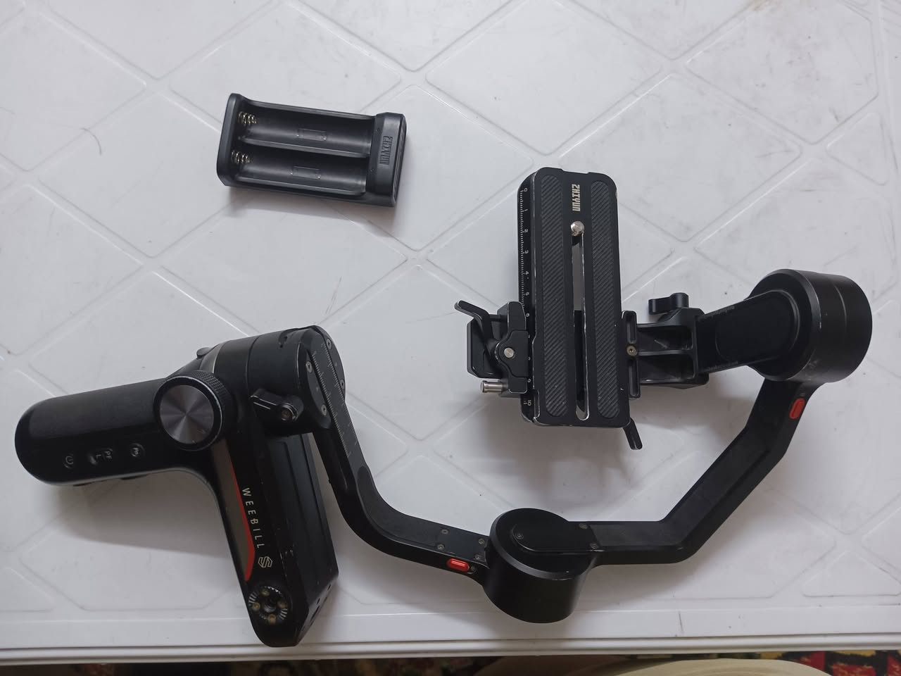 السلام عليكم عندي رونن كاميرا 135 الواصل وبيه مجال 
نقص بس رجلين ثلاثيه
بغداد
رقم*********** 
     ***********
