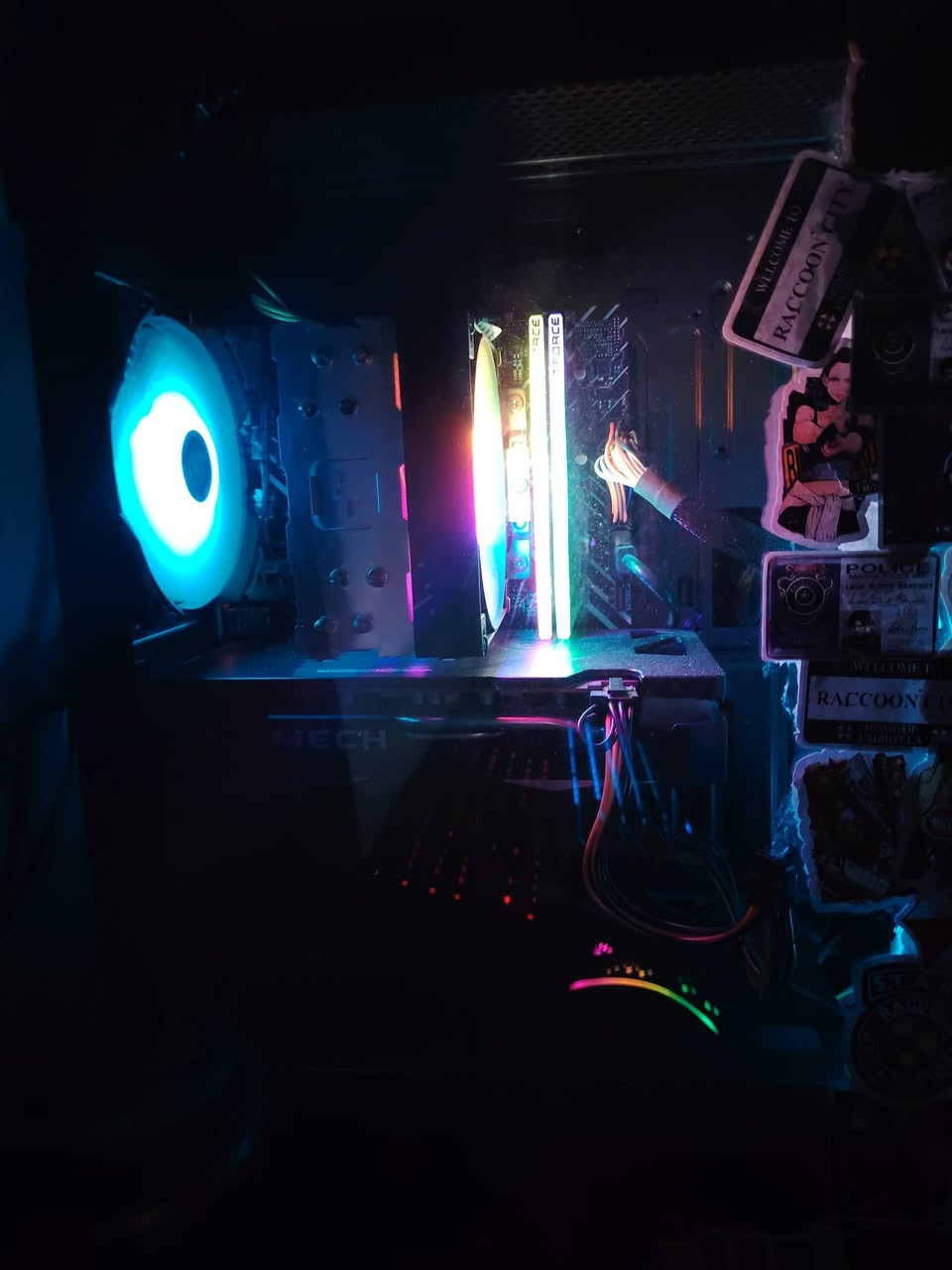 تجميعه شعب قوية 🤍

معالج i5 12400f

مبررد AG400 فول تبريد

كرت شاشه RX 6650 Xt OC

رامات 16GB T_FORCE 3600hz DDR4

مذربورد H610 - K D4 PRIME

تخزين m.2 lexer 512 GB بسرعه عاليه جدا يفتح كيس 7 ثواني

كيس 4 فان تبريد

باور سبلاي 600 من GAMDIAS E1

_________________________

عنواني بغداد الدورة : رقم لل تواصل *********** 

عندي واتساب
