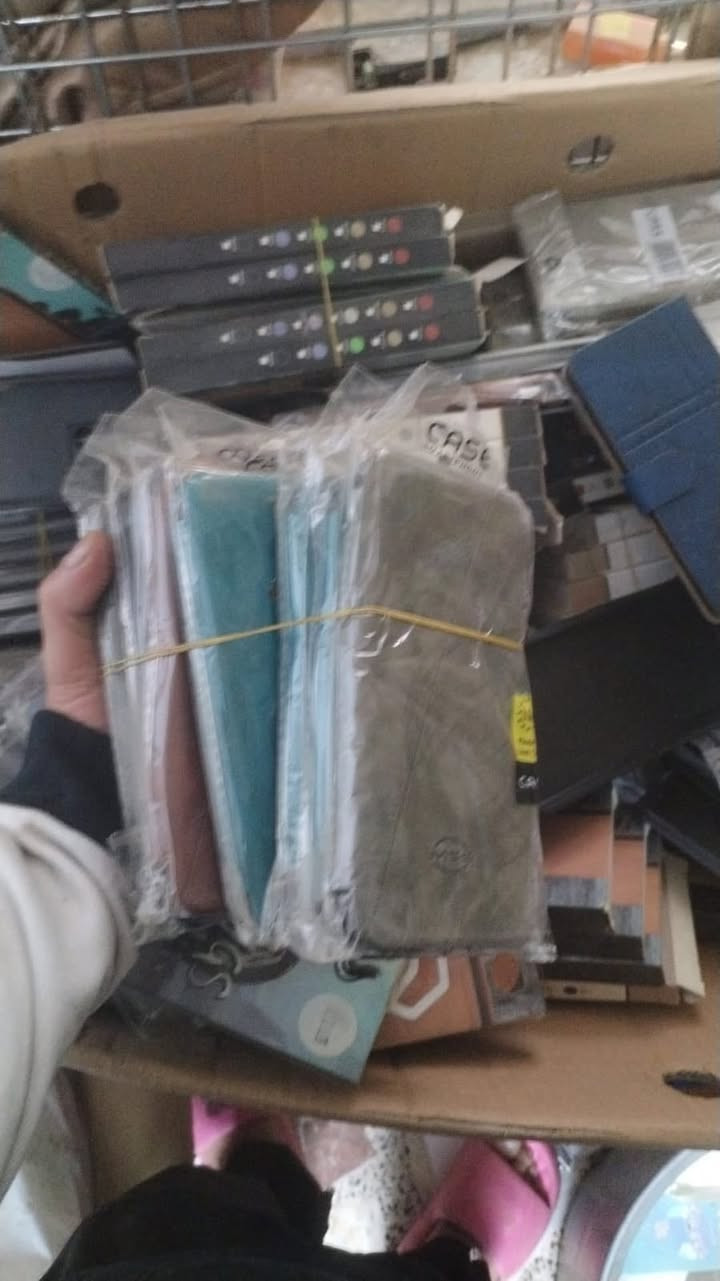 سلام عليكم اخوان تعزيلة محل جملة صورت منهن قليل ماكدرت اصور اكثر بسبب كثرة الكراتين بضاعة كاملة مكملة كفرات جلد سستم كامل ٣٧٠ ايتم كل الايتمات بي كفر مدرع بحدود ١٥٠ ايتم ستندر لاسق ايباد سستم كامل لاسق موبايل كلشي بيهن اطار عالي واكو مضلل واكو شفاف واكو جلاتين كلشي متوفر بيهن كفرات دفتري كفرات ماركات ايفون لزكات ماركة عدسات كامرة كلشي موجود عدة صيانة كاملة ميوزة هوكات بحدود الفين هوك شبج جنت ناصبة بمحل ضخم هواي شبج وبضاعة جبيرة اخوان البيع شلعة ومكاني بغداد العبيدي اسف على الاطالة استفسار اكثر ***********
