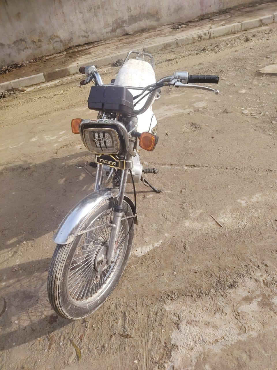 ماطور تايكر 2020محرك مفتوح كهربائيات شغاله سعر 325 وبيه مجال مكاني الايمن ***********
