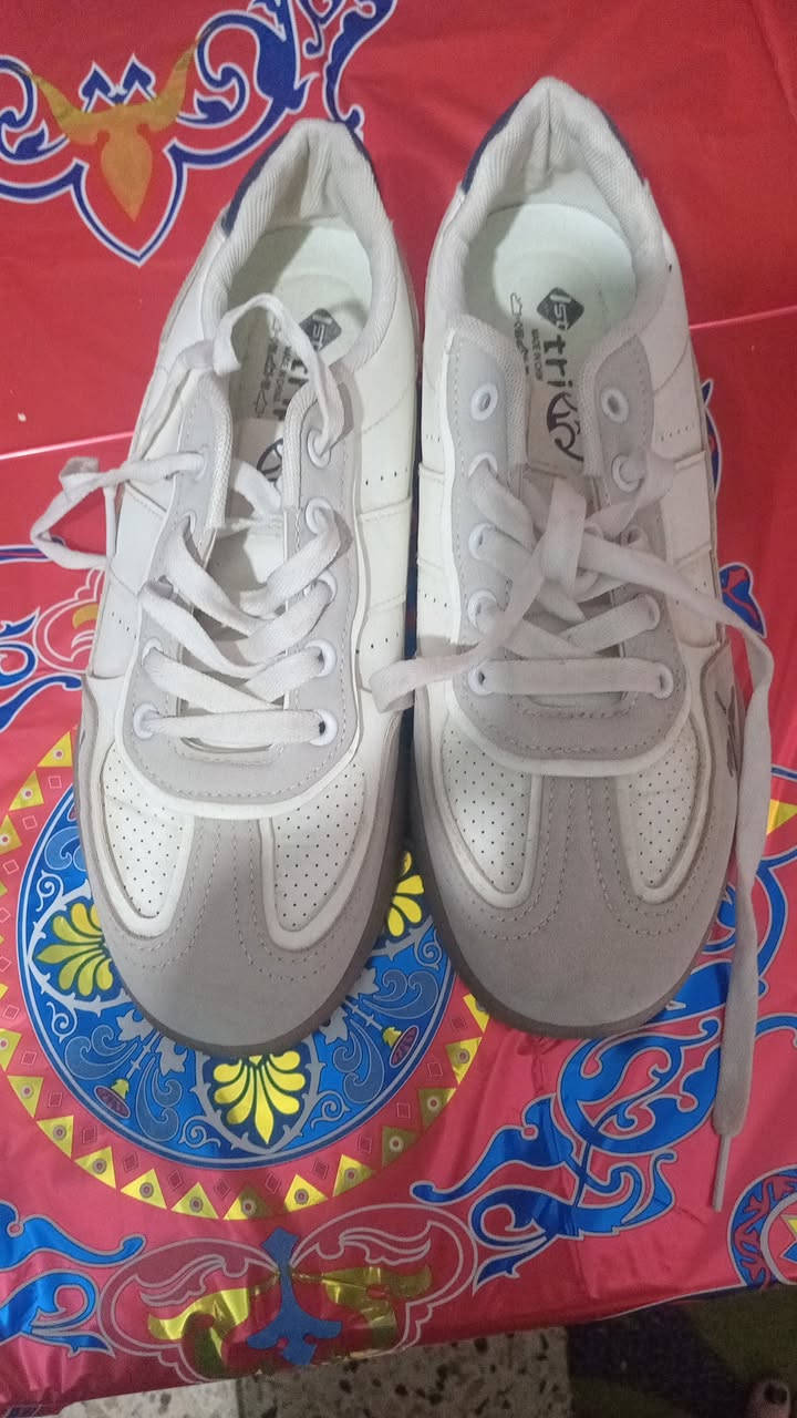 مرحبااا....حذاء قياس ٤٠  من الزينه للبيع


**إذا كنت صاحب هذا الإعلان وتريد حذفه لأي سبب، رجاءا أرسل رسالة إلى الدعم الفني**