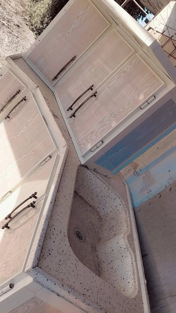 السلام عليكم كاونتر للبيع 
مكلف بالنشر العنوان المحمودية تقاطع الغزال
***********
