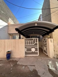 دار للإيجار مساحه 100م طابق واحد يتكون من غرفه نوم + مطبخ + كراج + خدم...