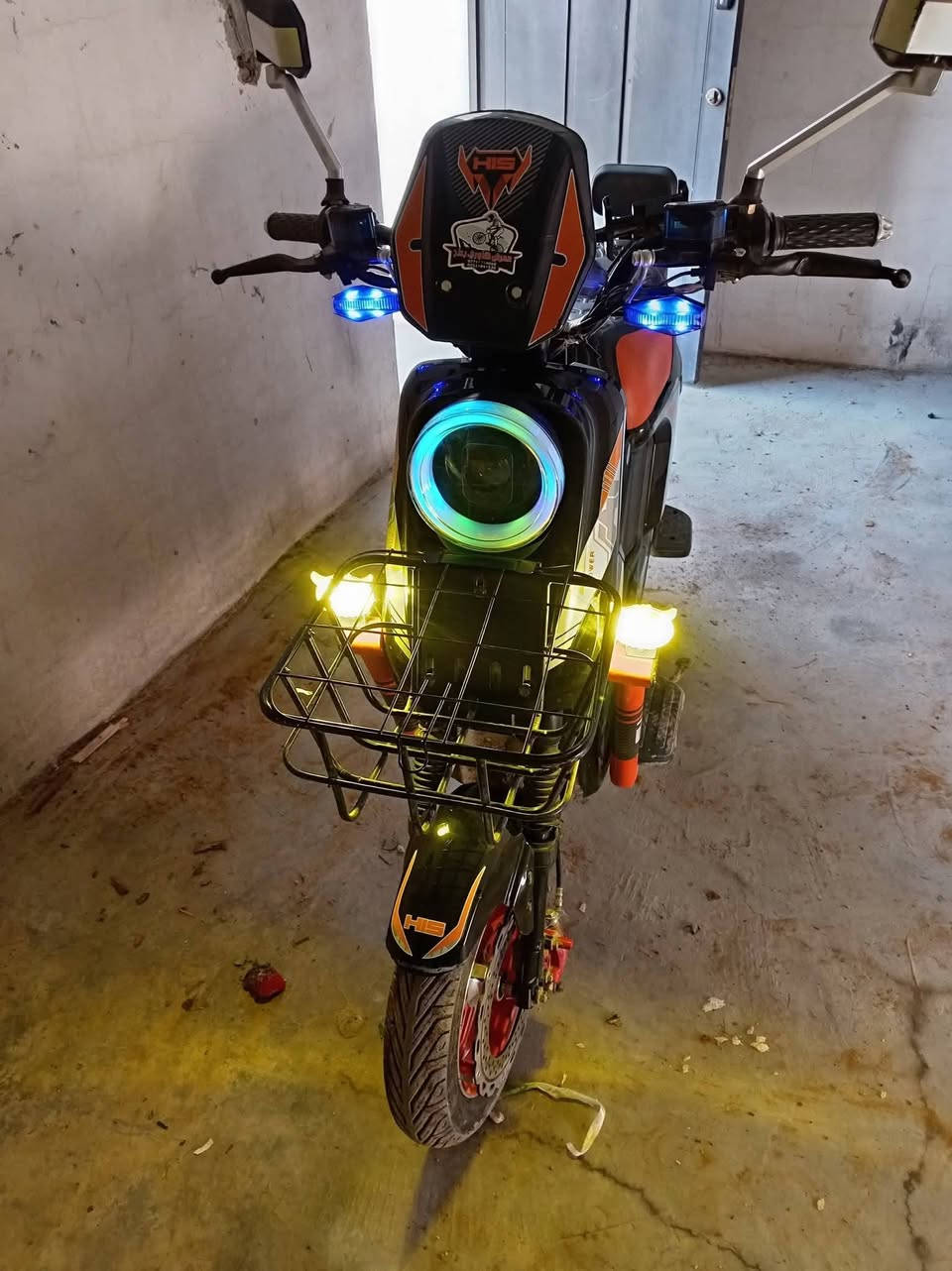 ً
اسلام عليكم دراجه شحن للبيع مواصفات 🔥🔥

شركهH900

موديل 26

لايتات البومه وايه زوج 

اشارات يمين يسار شقالات 

سرعته 99 

الشاشه تقره العطلات و شكد ماشي البايسكل

قوه الملف 2000

هورن شقال 

بلوتوث شقال 

يشتغل اسويج و عن بعد و بصمه شغالات كلهن 

5 بطاريات 

32 انمبير البطاريه الوحده 

سعر 450بي مجال 

رقم ***********

مكان كركوك
