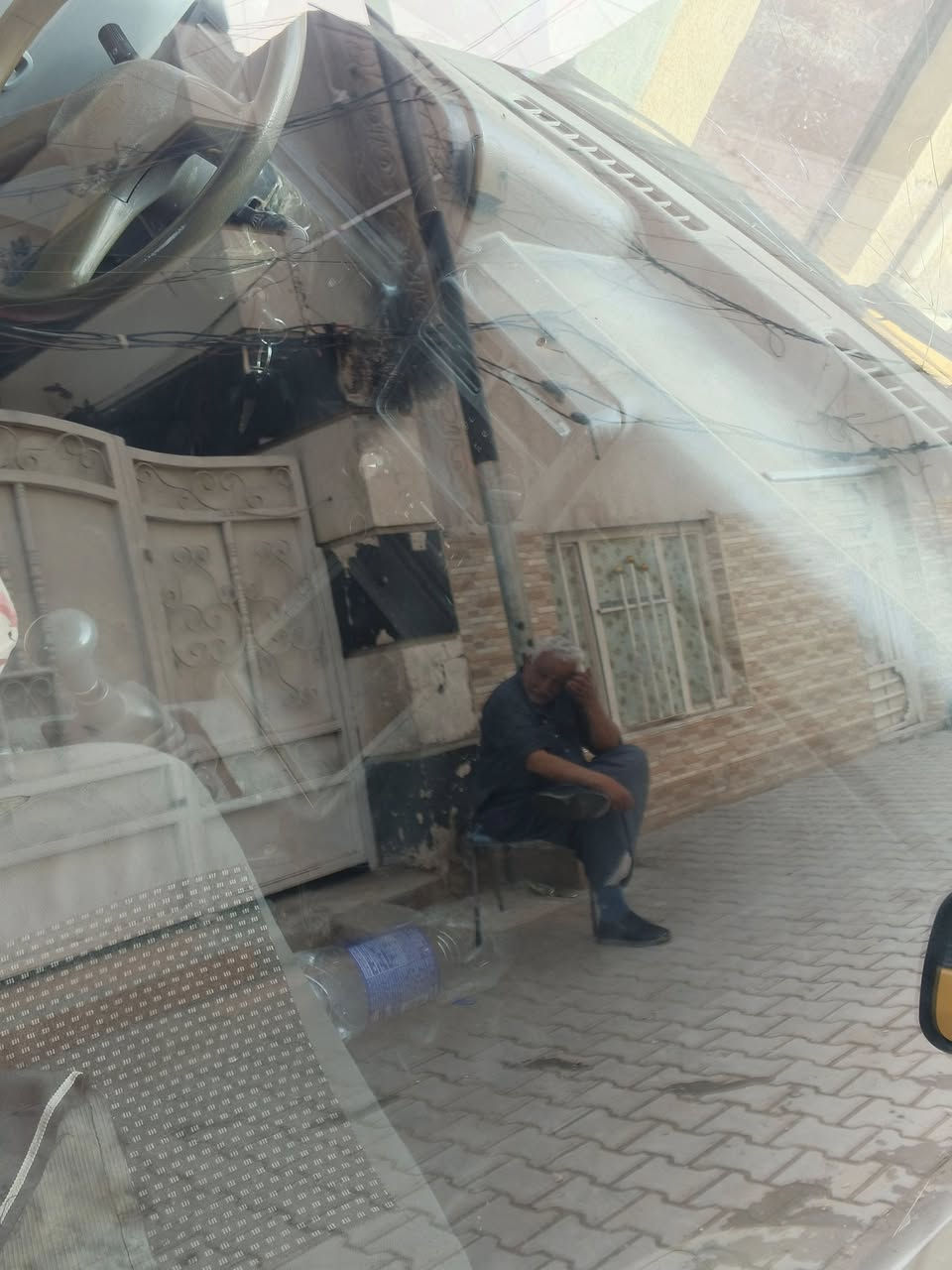 السلام عليكم سايبه للبيع 2011 محرك جير كله جديد سنويه جديده رقم انجليزي تحويل ثاني يوم السعر 20 وبيها مجال مكاني بغداد الشعله ***********
