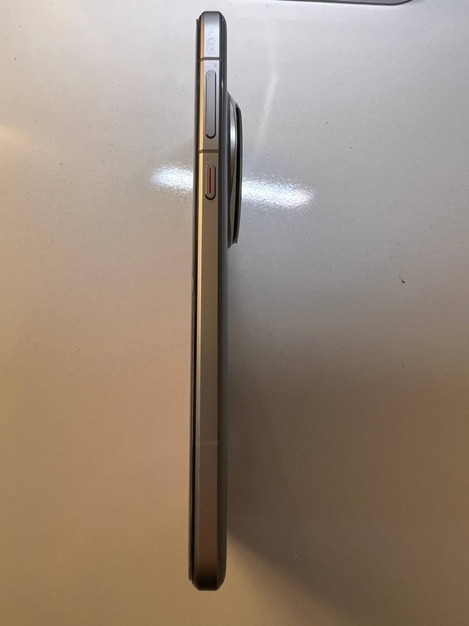 السلام عليكم
ماجيك 7 برو (HONOR Magic 7 Pro)  لون رمادي ذاكرة 512 وعشوائية 12 ومعالج Snapdragon 8 Elite  ببجي 120 فريم وشاشة OLED LTPO بحجم 6.8 بوصة وسرعة 120 هرتز  كاميرا خلفية ثلاثية رئيسية بدقة 50+200+50 ميجابكسل، وبطارية ضخمة بسعة 5850 مللي أمبير تدعم شحناً سريعاً 100 واط، ونظام أندرويد 15 ويجي بية (بصمة ثري دي وفيس آيدي ) 
 
الموبايل كلش نظيف ومكفول وملحقاتة كاملة 
مكاني كربلاء رايدة ب950 وبيه مجال 
***********
***********
