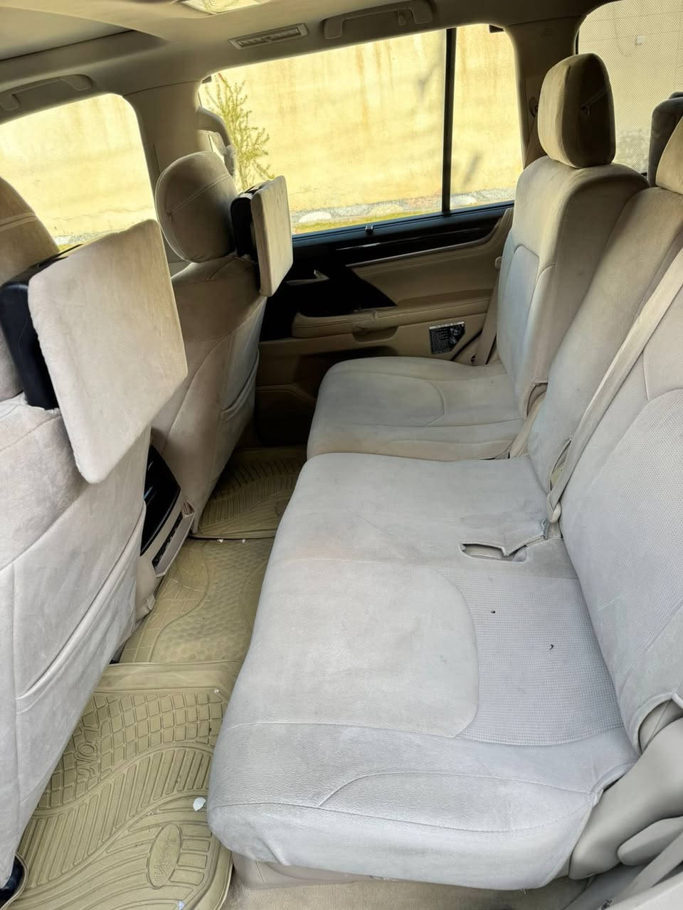 لكزز لبيع موديل ٢٠١٦ سعر ٥٥ الف دولار وبي مجال حك جيه ***********
