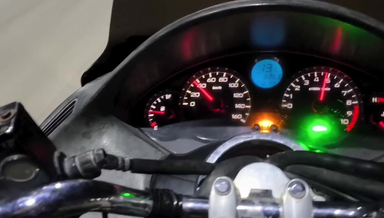 السلام عليكم  فورزا 0.6مفتوحه مرا دراجه تشلع الكاع شلعه. تخبل يشهد الله جويتر جديد. نوزل منضومه. مال. بانزين كامله. كلشي مبدل من ال أ لل يا ما دراجه تخبل  عوزه نواقص خفيفه 
عوزه متدكر خلفي.  وصندوك وكفاخات مال كلج 
السعر 650
المكان. ميسان قضاء الميمونه 
لل تواصل***********وبي واتساب
