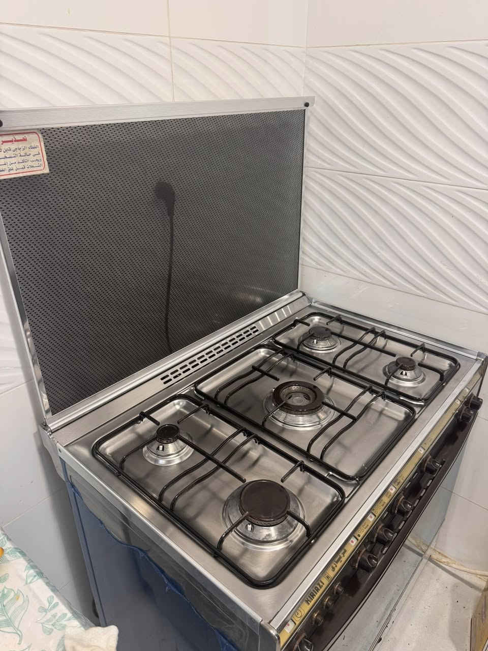 السلام عليكم للبيع طباخ كريازي نظيف جدا مستعمل شي قليل السعر 350 الف وبي مجال المكان الفلوجة للتواصل مع الرقم ***********
