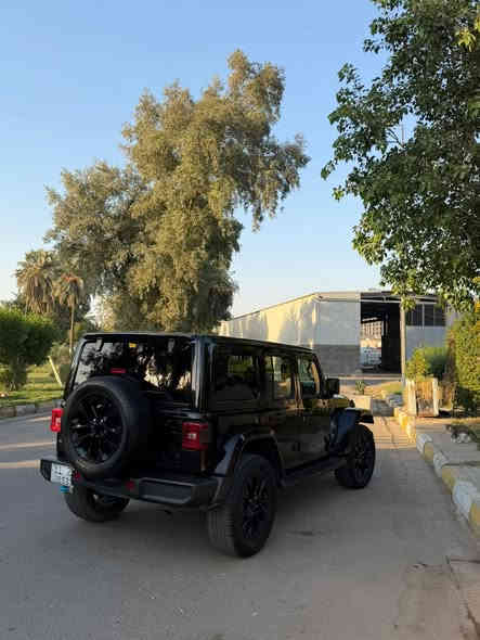 ---

📌 عرض بيع – Jeep Wrangler Sahara 2023 Hybrid

للبيع جيب رانكلر صحارى موديل 2023 هايبرد، مواصفات فل،
السيارة ماشية 83,000 كم فقط.

🔹 المواصفات:

محرك هايبرد اقتصادي وقوي

دفع رباعي

شاشة كبيرة

كاميرا خلفية

حساسات

رنجات أصلية

تشغيل بصمة

دخول ذكي

مثبت سرعة

سقف هارد توب

داخلي جلد

إنارة LED كاملة

🔹 الحالة:
السيارة بيها حادث قطعة وحدة فقط، وتم إصلاحها بشكل صحيح وماكو أي أضرار ميكانيكية.

السيارة بحالة ممتازة وجاهزة للفحص.

📞 للاستفسار:
(***********)

السعر 305 وبيها مجال
---
