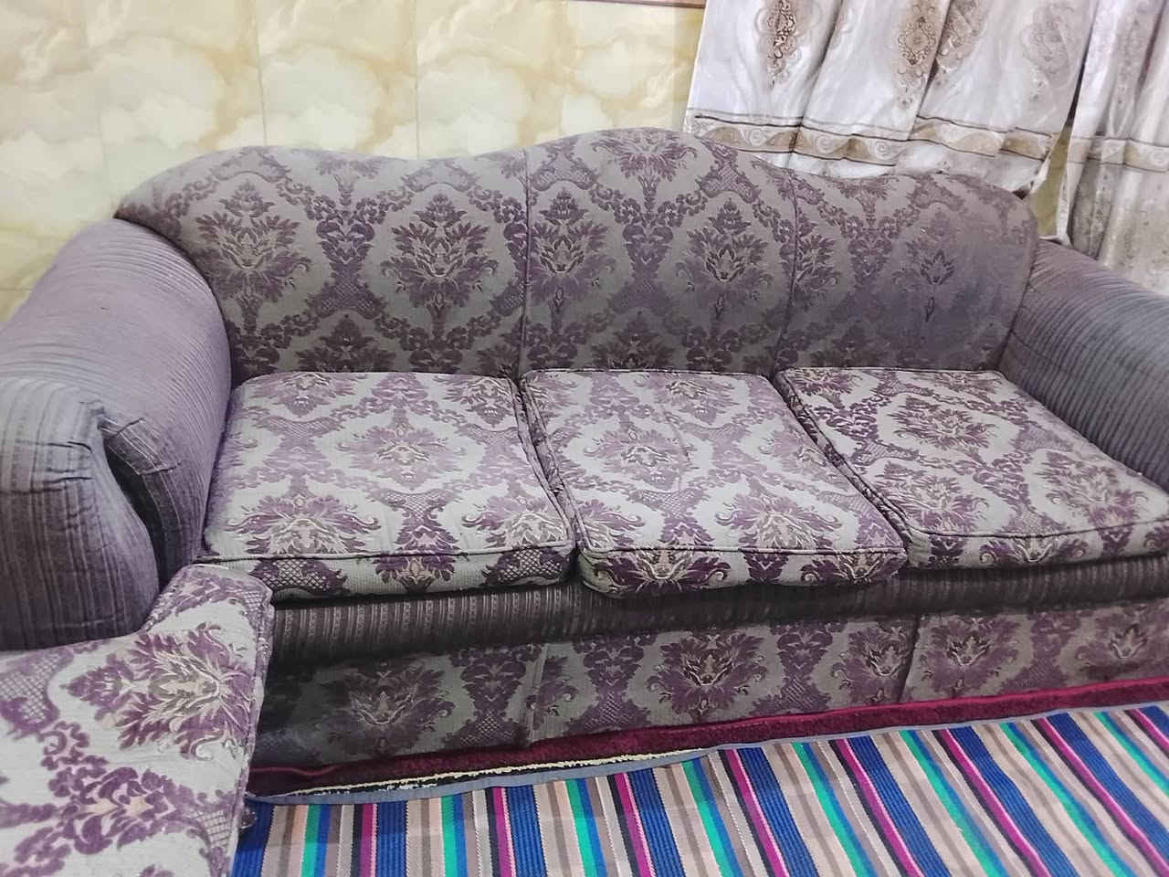 تخم عشرة مقاعد ٢٥٠ وبي مجال 
كنفيرا جديدة ١٠٠ وبيها مجال


**إذا كنت صاحب هذا الإعلان وتريد حذفه لأي سبب، رجاءا أرسل رسالة إلى الدعم الفني**