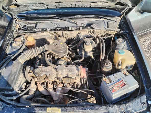 السلام عليكم 
فكتره 18. موديل 92.   محرك شرط لاصرف لا نفخ    صدر جديد كهربائيات شغال. بيه معجون بل سقفيه.  شرط التحويل  السعر 39.وبيه مجال 
***********
