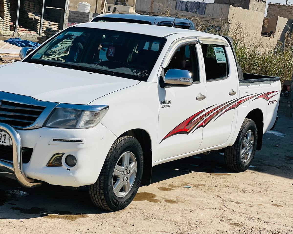 للبيع تويوتا هايلوكس موديل 2014كويتي الساير مذهبة مكفوله كفاله عامه كير اتو رقم بغداد انگليزي هزه وسنويه جديد تخم تاير جديد 
(السعر 217 $)(***********) مكان السيارة بغداد

