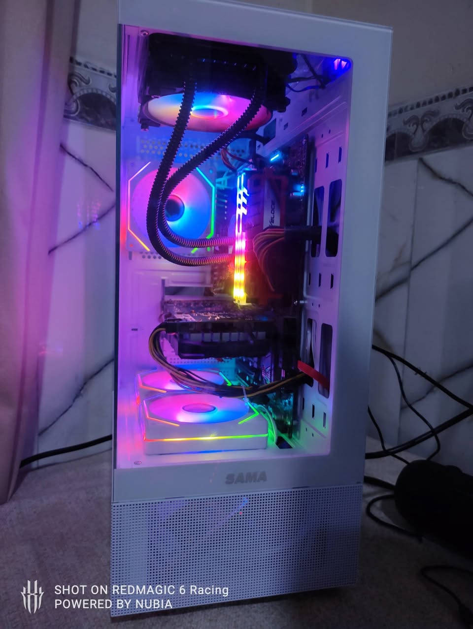 مكاني بغداد الدورة رقمي ***********
سعر 390 بي مجال 
كيس ماس زجاج ابيض جديد
Cooler msi liquid 120mm
I7 4820 k
Msi x79a atx wifi +oc+8ram slot +3pci
Ram 34g
Ssd 128 
Psu corsair
Gpu rx 580 8g axle
