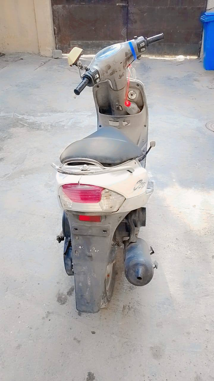 سلام عليكم شباب دراجه ماكس عدله دراجه كامله شغل وطلع دراجه خير من الله  دراجه ما مفتوحه ولا ماد درنفيس عليه.  مكاني بغداد مدينه الصدر الشراي يتصل على رقمي ***********
