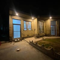 للبيع مساحته 300م  3 غرف  بناء طابوق حديث  طابق واحد  داخل كله كامل لل...